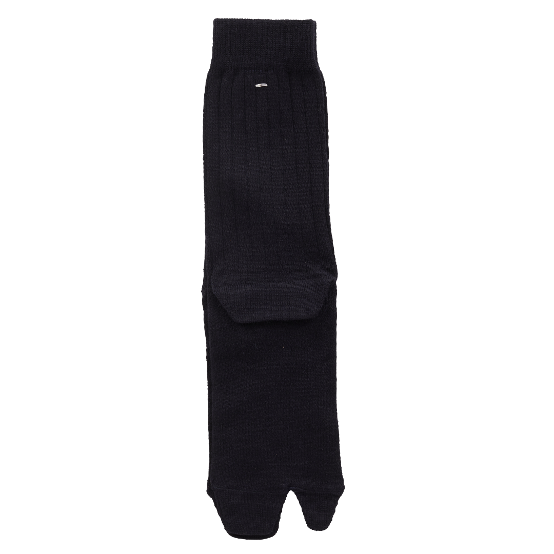 【送料&関税込】Maison Margiela Ribbed Tabi Socks 25878852_56076899_1000.jpg
