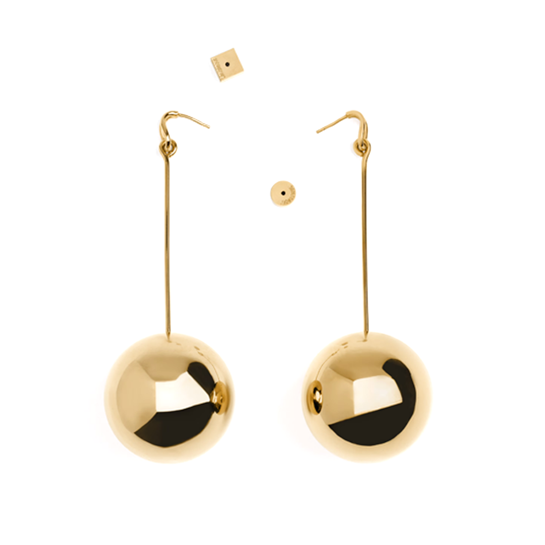 Les Grandes Boucles Nodo Dangle Earrings | Side view of Les Grandes Boucles Nodo Dangle Earrings in Gold-tone JACQUEMUS