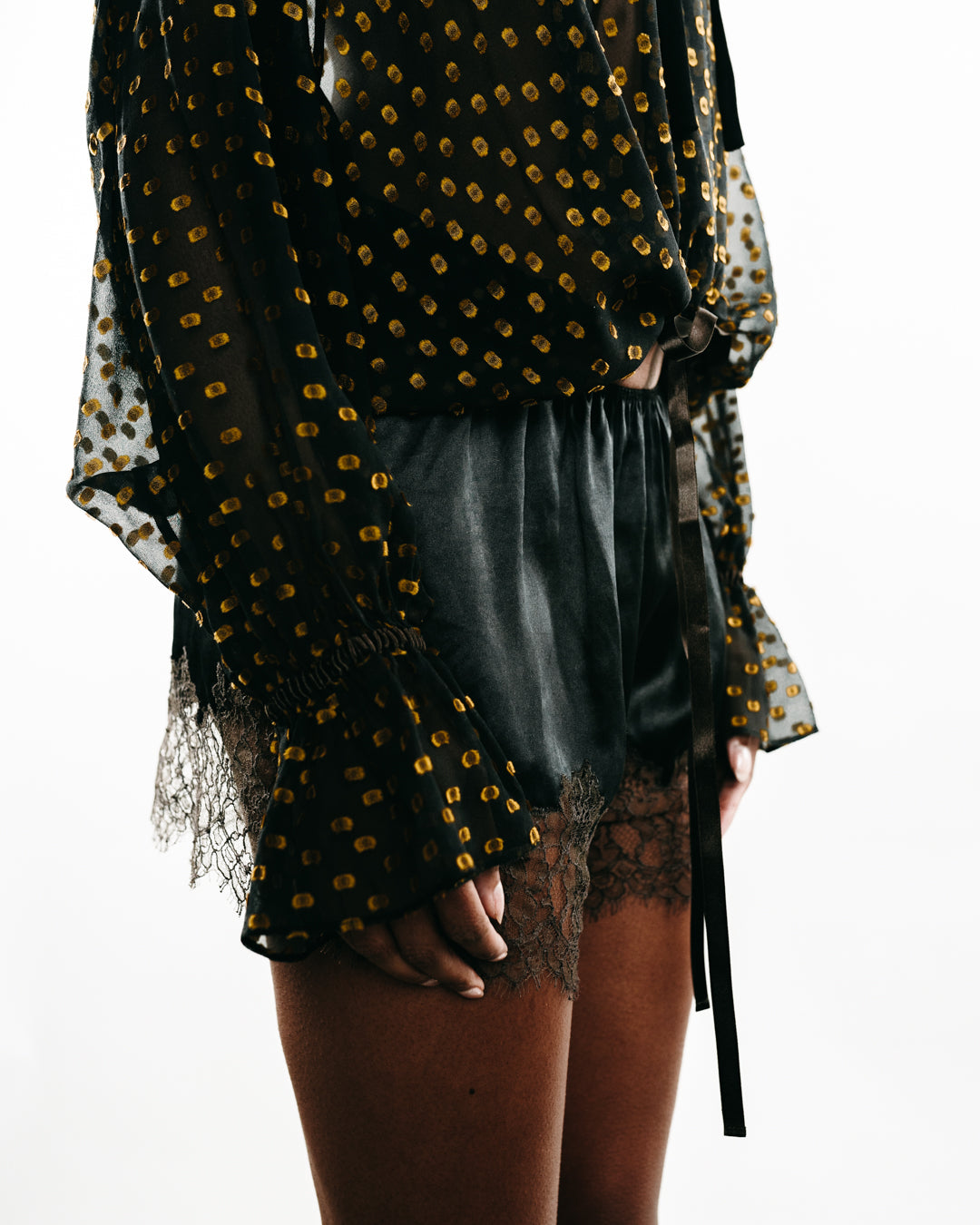 【THEAIRTOWN】LACE SATIN SHORTS 3色 7b3149bc650342c6a26578c0dc2e59