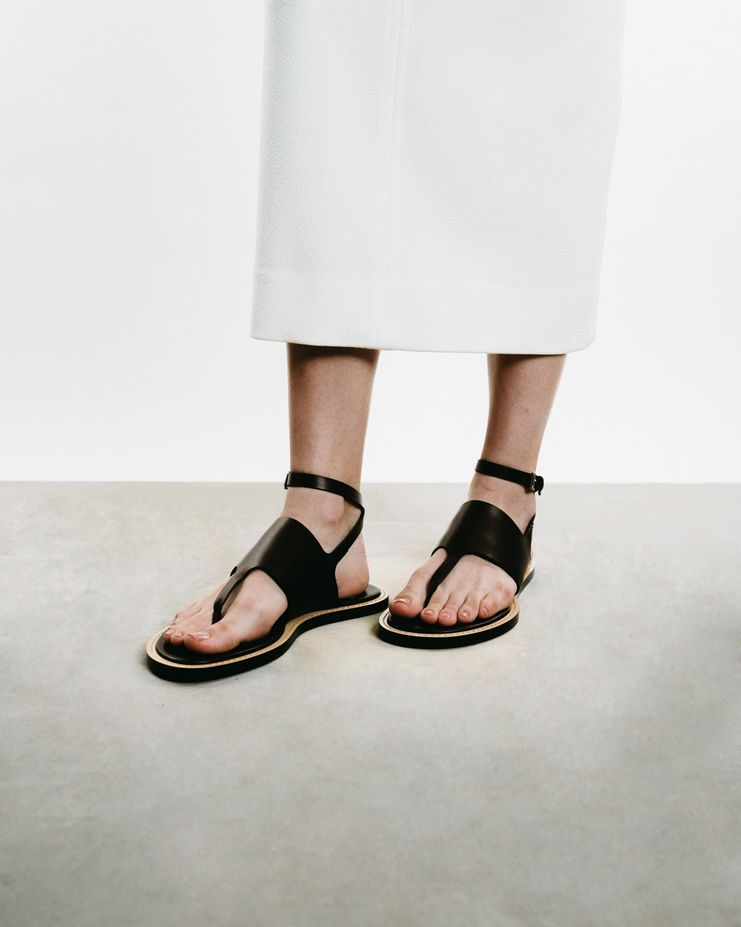 【NONCODE】Pique Leather Strap Sandals SALE) Pique Leather Strap Sandals (250) - 논코드